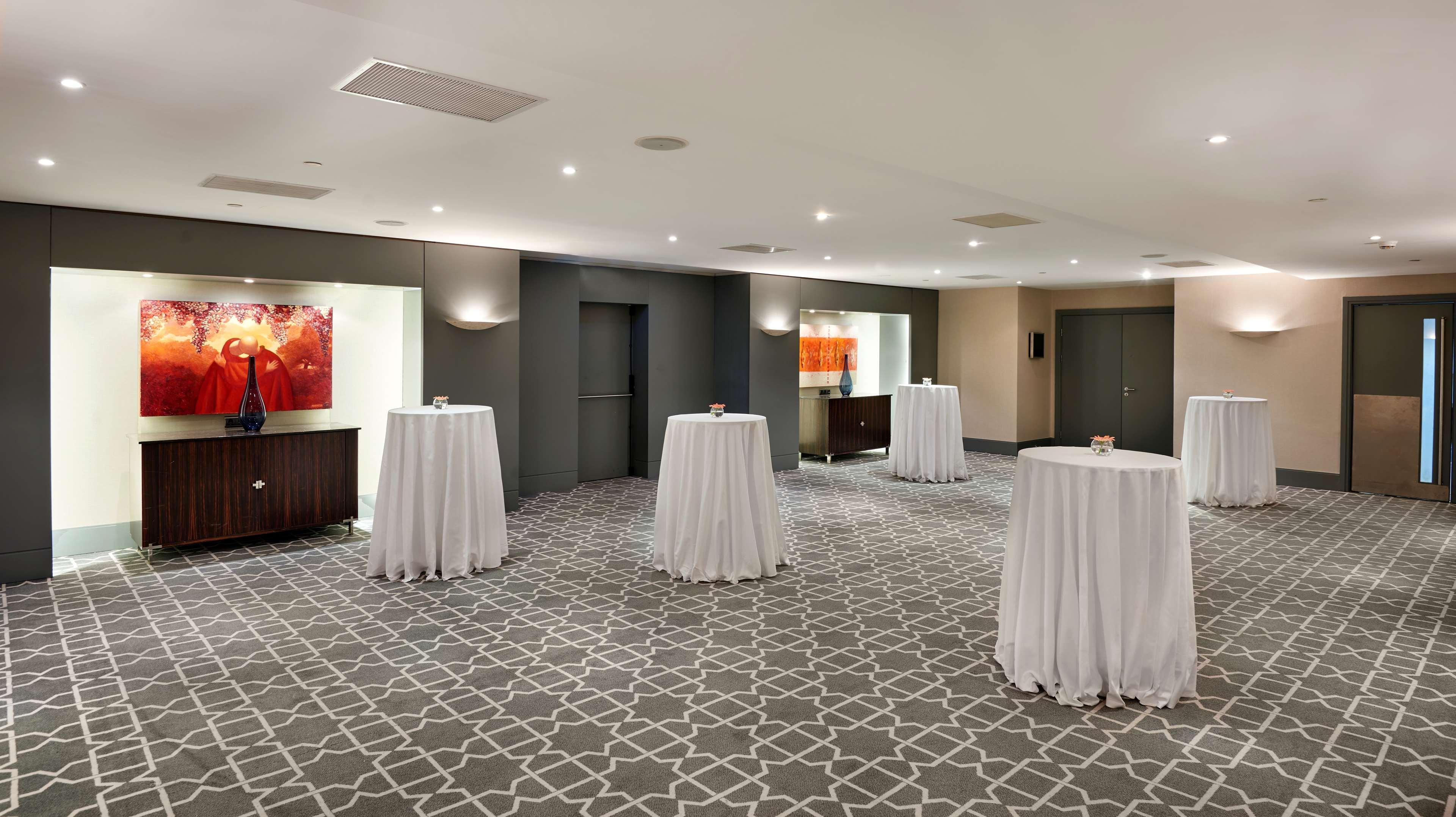 Hyatt Regency होटल