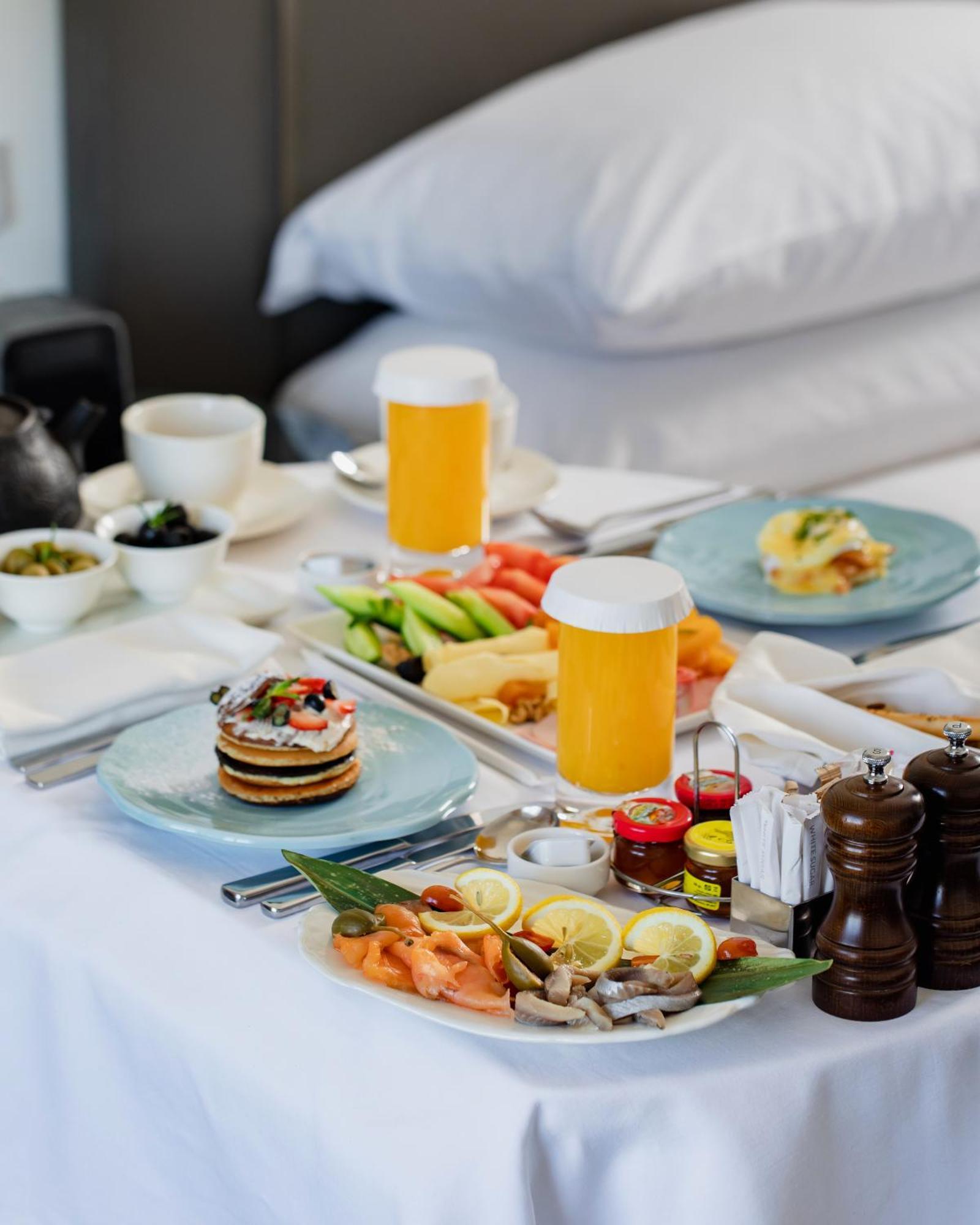 Hyatt Regency होटल